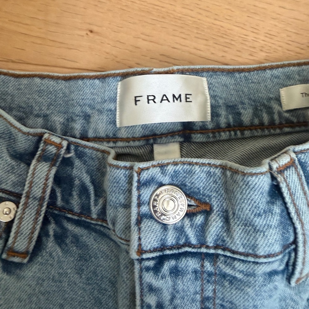 FRAME Denim Straight-Leg Jeans in Light Blue - Picture 4 of 5